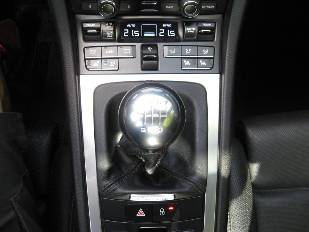 
								Porsche 911 CARERRA 4+6SPD+SPORT CHRONO+NAVI+LOADED full									