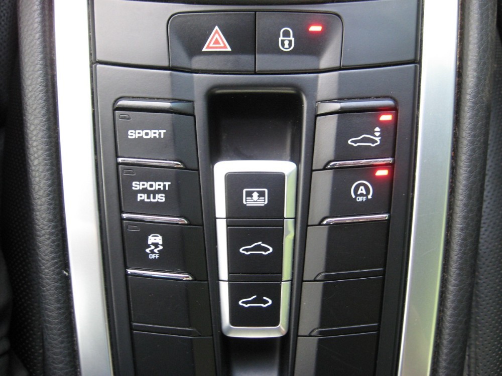 
								Porsche 911 CARERRA 4+6SPD+SPORT CHRONO+NAVI+LOADED full									