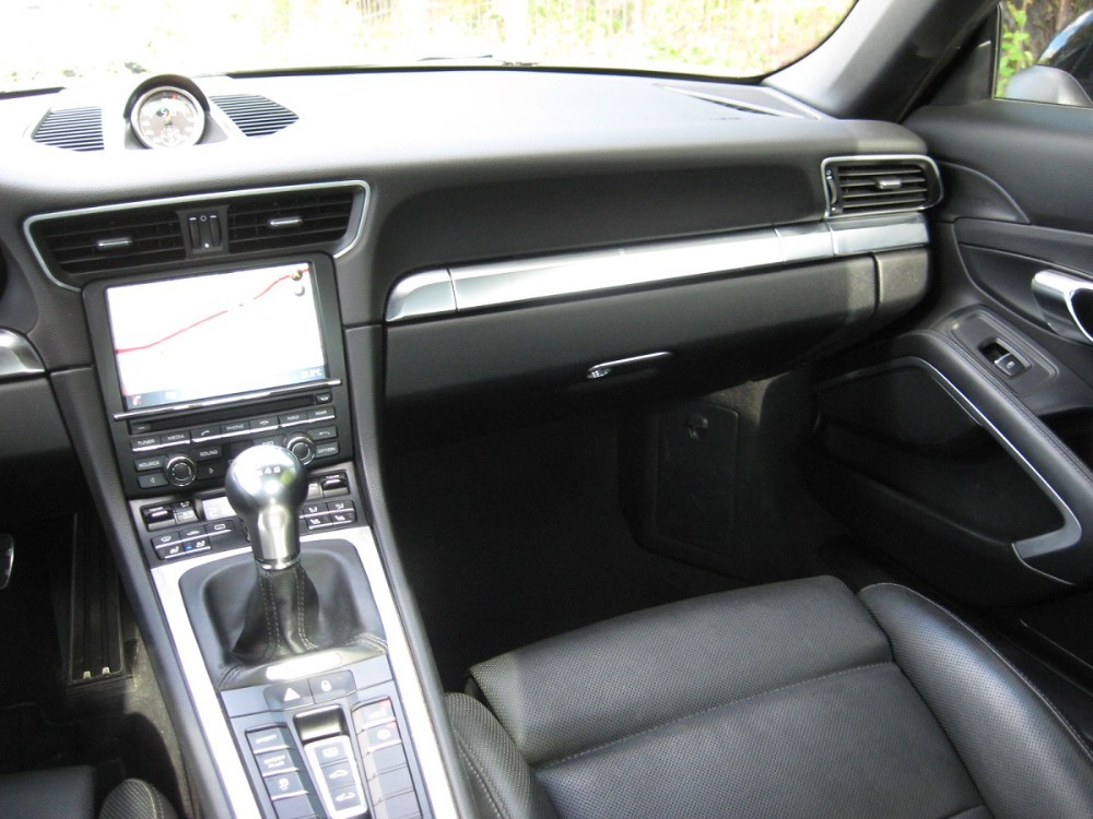 
								Porsche 911 CARERRA 4+6SPD+SPORT CHRONO+NAVI+LOADED full									